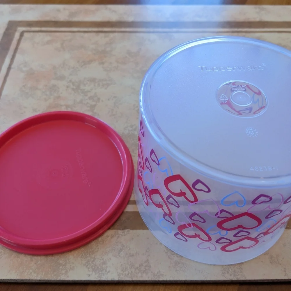 Mini Canister New Tupperware 2-Cup Hearts Rubine Red Valentine's Day